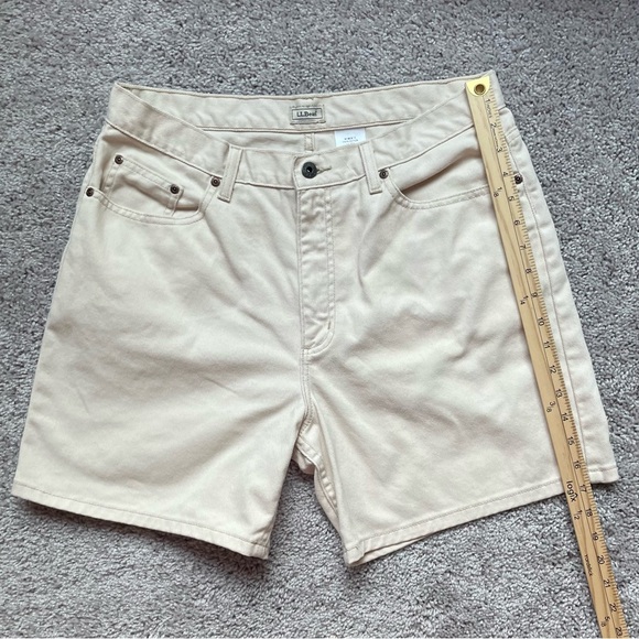 LL Bean Women’s Size 14 Cream Denim Shorts 100% Cotton 5 Pocket Zip Fly Closure - Picture 4 of 11